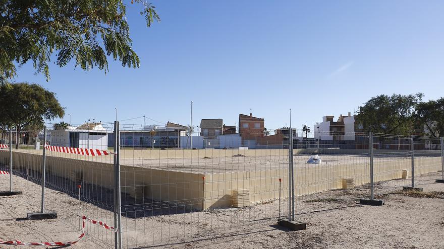 Puçol construye una pista multideporte junto a la playa