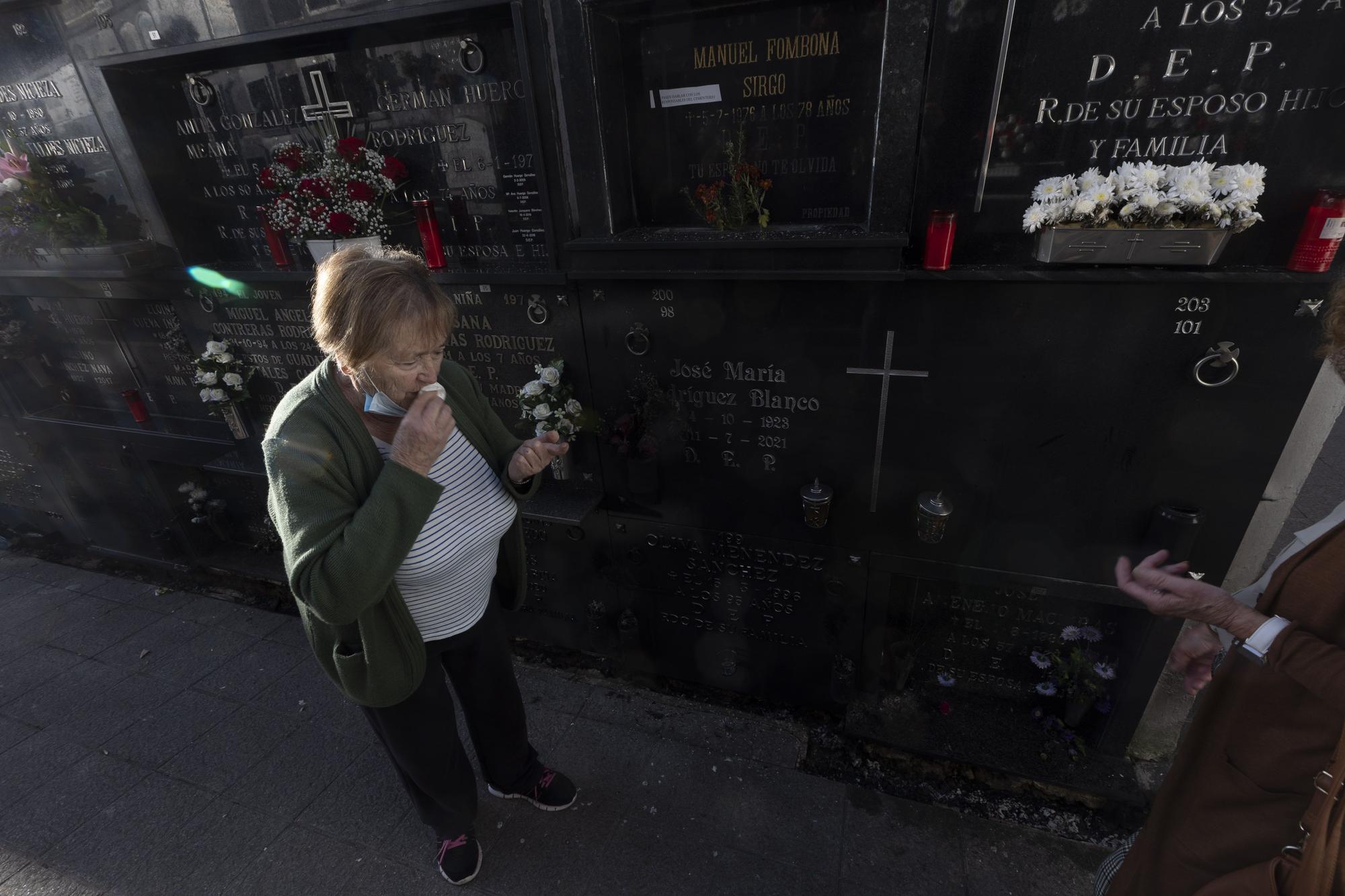 Queman 102 nichos y se llevan una rejilla de hierro del cementerio de San Martín de Anes (Siero)