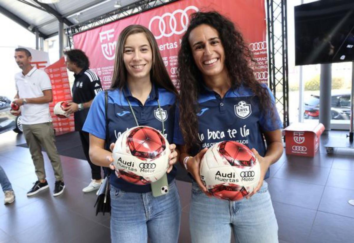 La Federación presenta los balones oficiales de la temporada  | JUAN CARLOS CAVAL