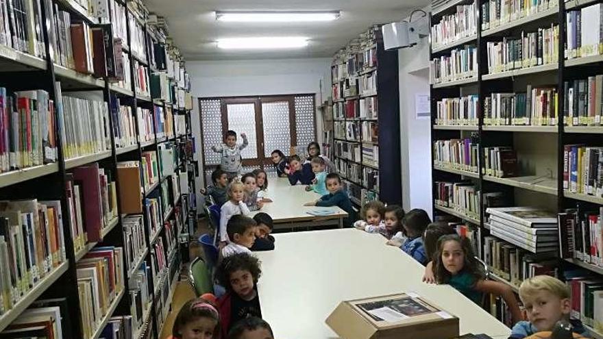 Jornada del Día de la Biblioteca con escolares de Villaralbo.