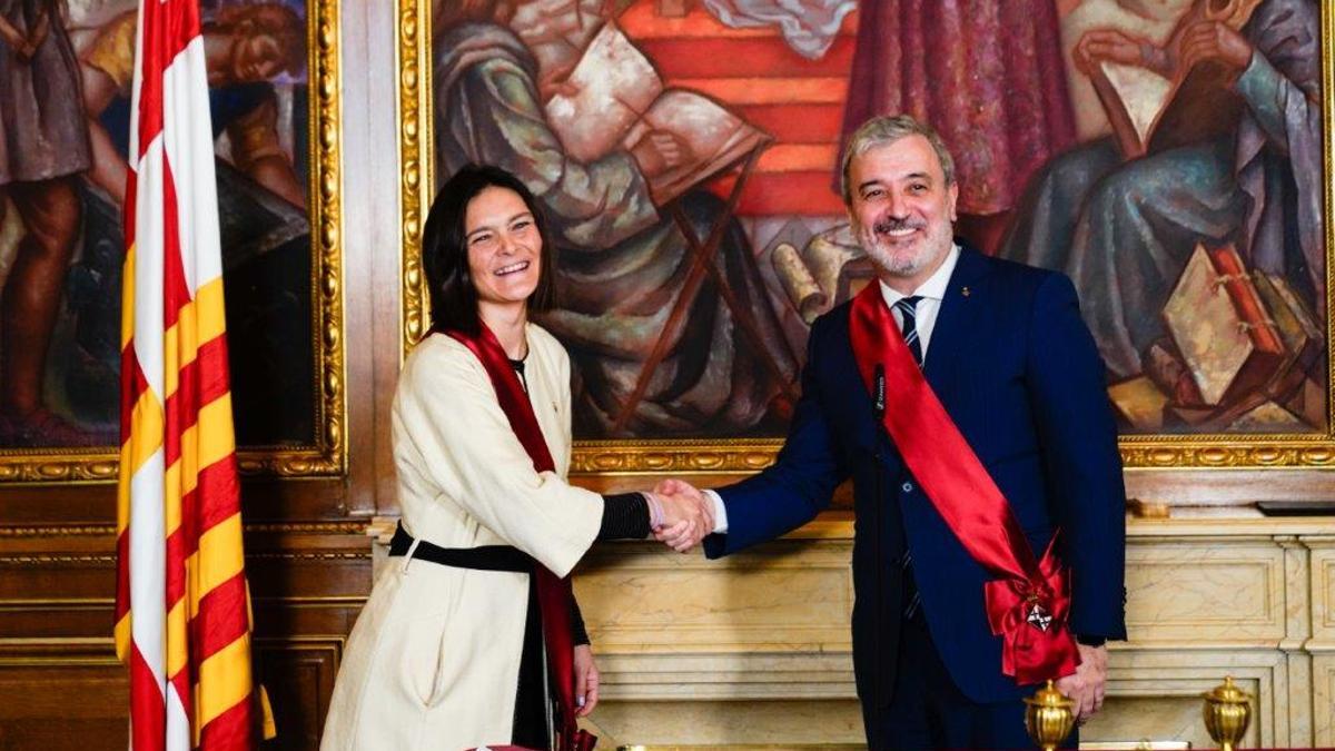 Rosa Suriñach, nueva concejala de ERC en Barcelona en sustitución de Ernest Maragall, durante su toma de posesión, este lunes.