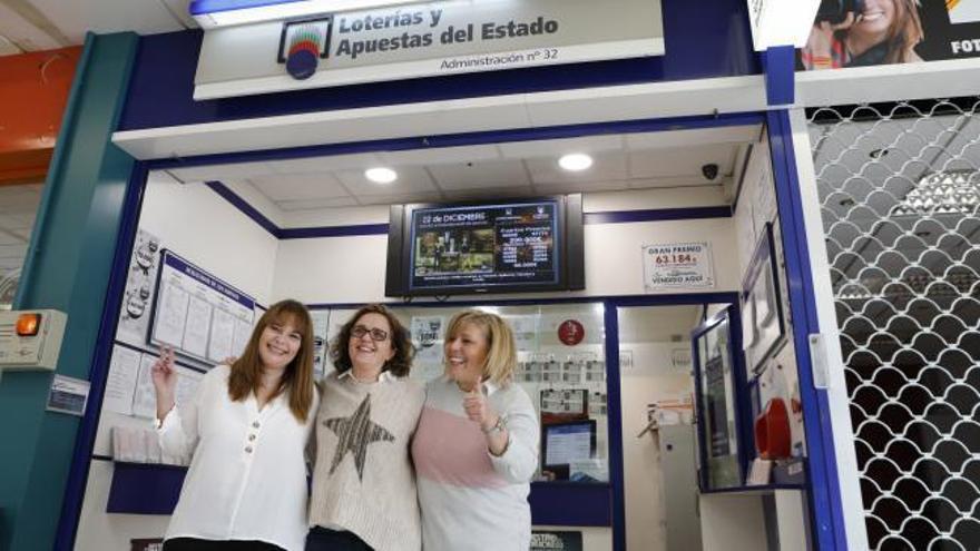 Lotería de Navidad 2018: Así cantaron en el Alcampo de Gijón su número de la suerte