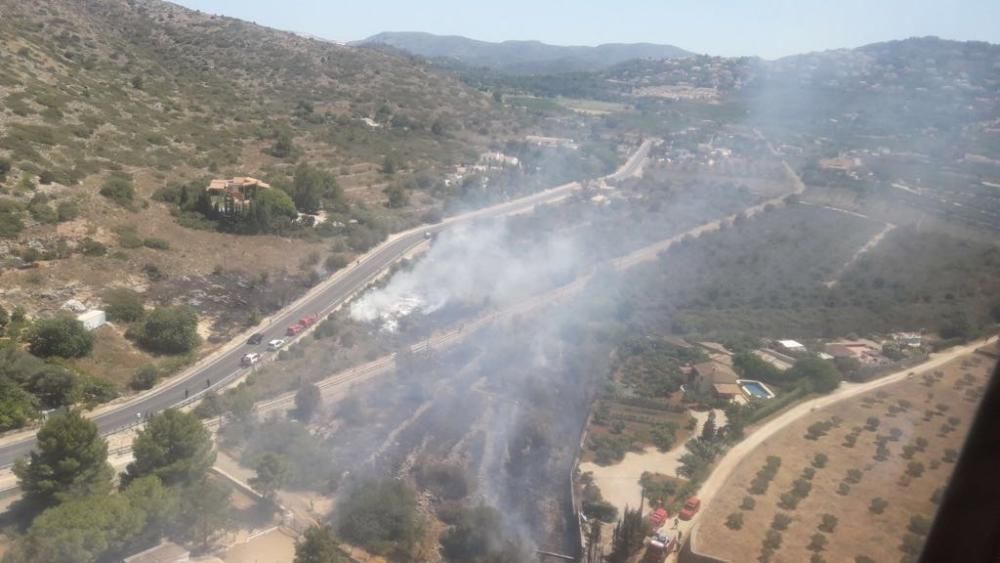 Estabilizado el fuego en el Pinaret de la Xara, en el límite de El Montgó