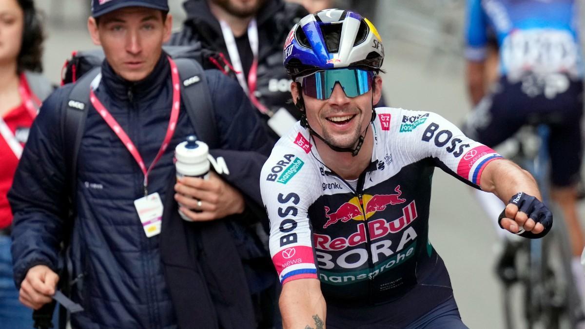 Primoz Roglic, tras imponerse a Juan Ayuso