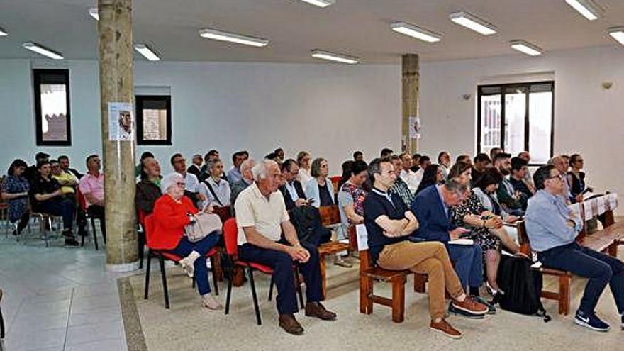 Asistentes al simposio sobre mascaradas celebrado ayer en Alcañices.