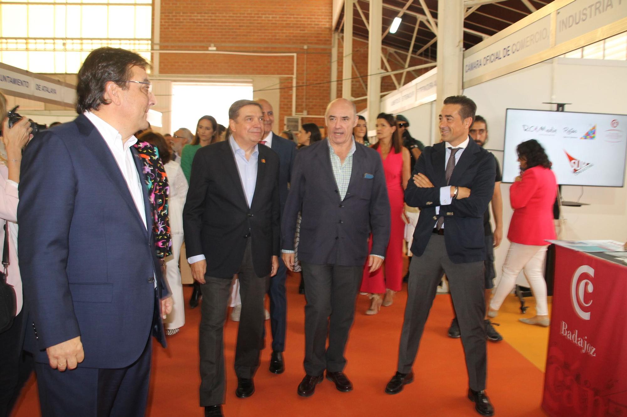 Planas conversa con el presidente y el director general de la Cámara de Comercio de Badajoz