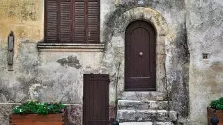 Con este truco conseguirás dejar las puertas de madera como nuevas