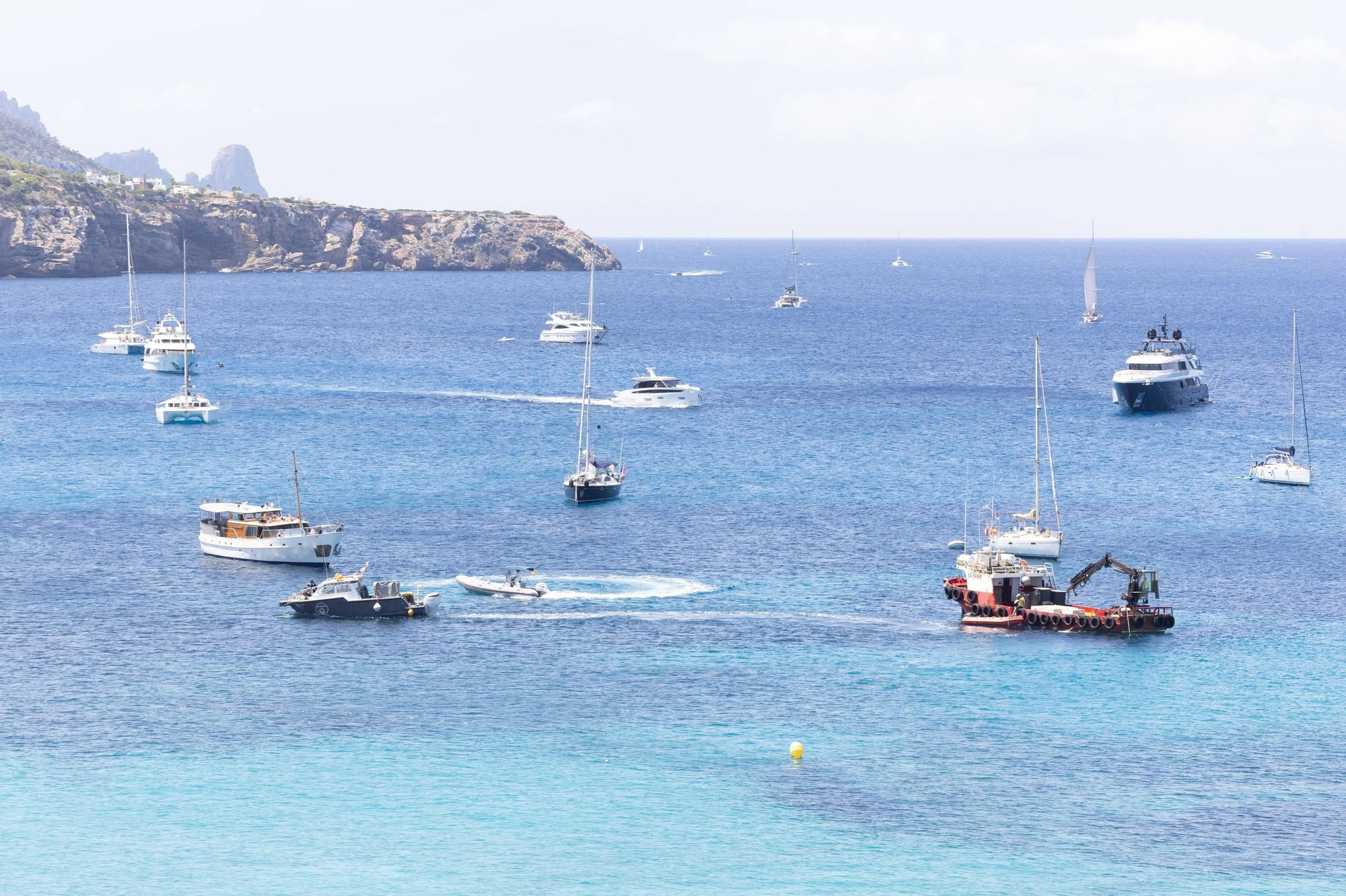 Aquí están todas las fotos de la instalación de bombas para evitar manchas de microalgas en Cala Tarida