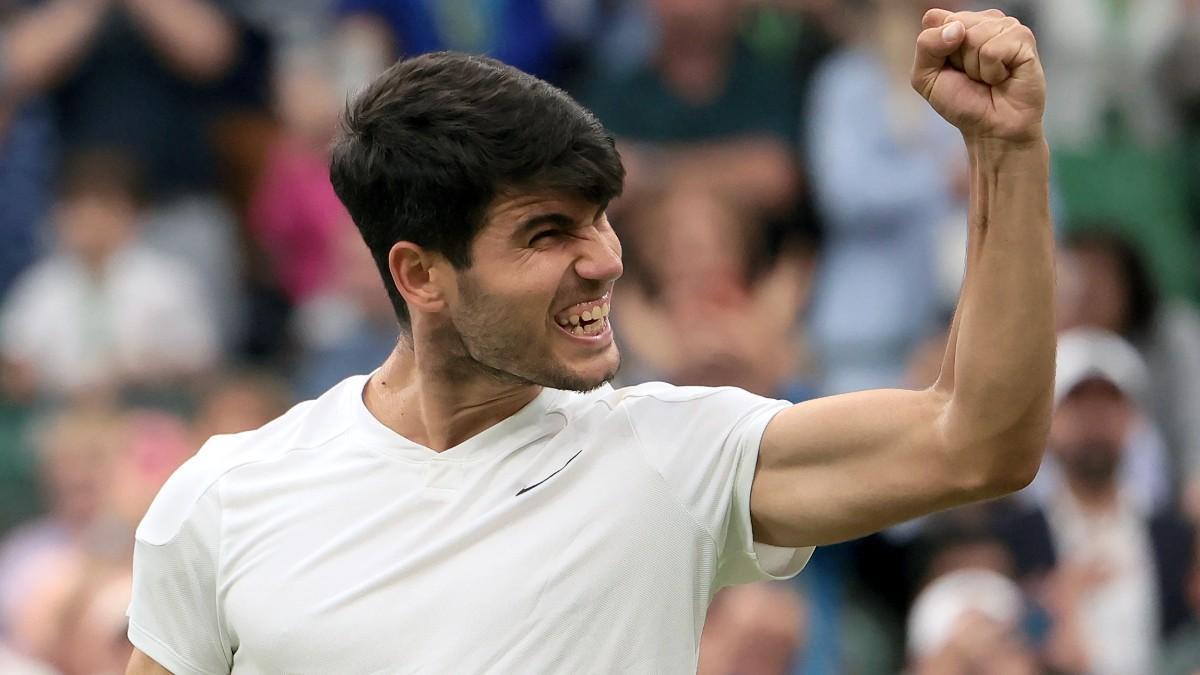 Alcaraz celebra su victoria ante Tommy Paul en los cuartos de final de Wimbledon 2024