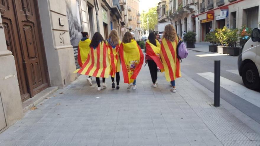 La foto d&#039;unes estudiants a Figueres, imatge viral de la setmana