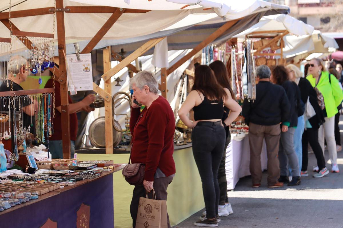 El mercat artesanal de Magdalena variarà aquesta edició la seua ubicació.