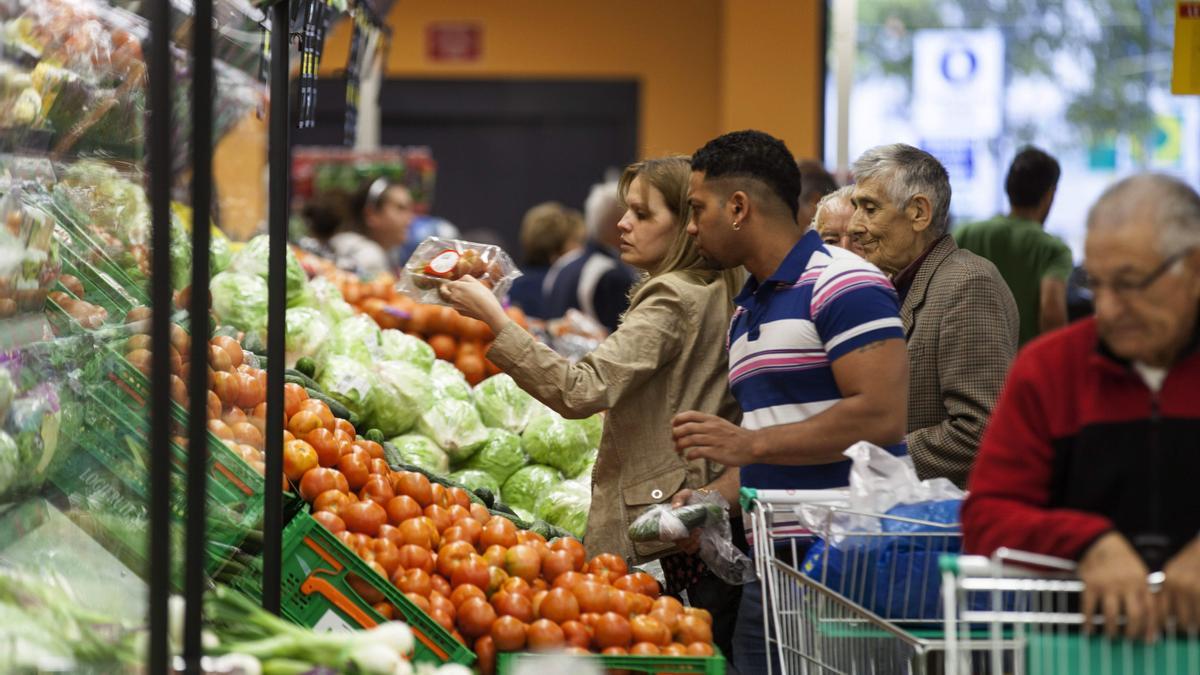 Una imagen de un supermercado.