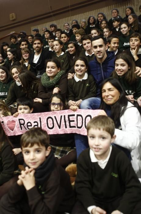 Michel y Linares visitan el colegio Las Teresianas