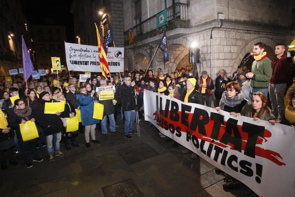 Concentració a la Plaça del Vi.