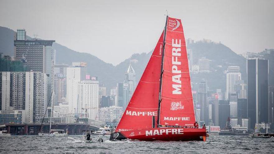 El Mapfre cierra la flota ralentizado por los &#039;Doldrums&#039;