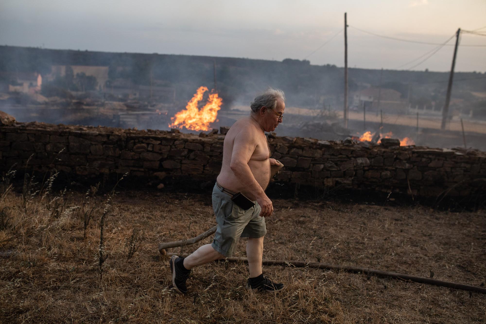 El feroz incendio de Losacio, en imágenes