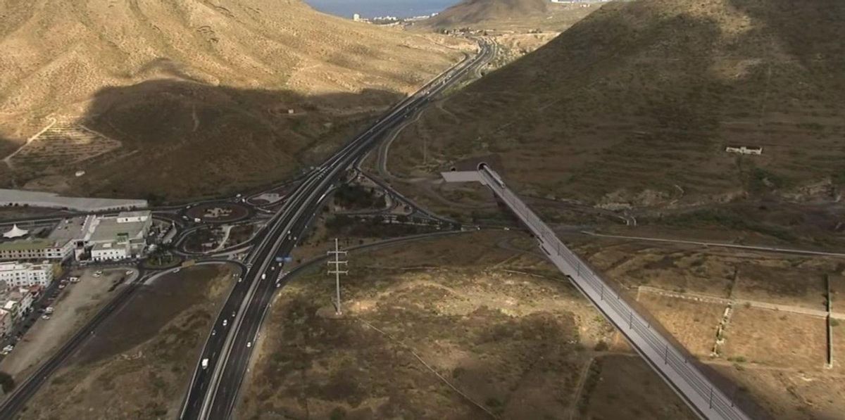 Infografía del Tren del Sur al paso por Guaza, en Arona. | | E.D.