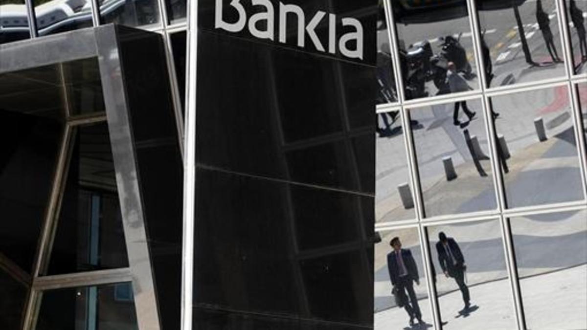 La acristalada fachada de la sede central de Bankia en Madrid.
