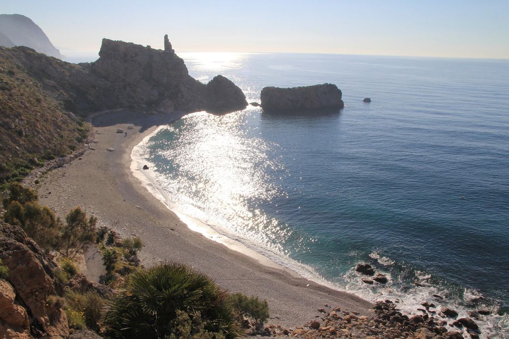 Playa Rijana en Castell de Ferro antes de la llegada del verano
