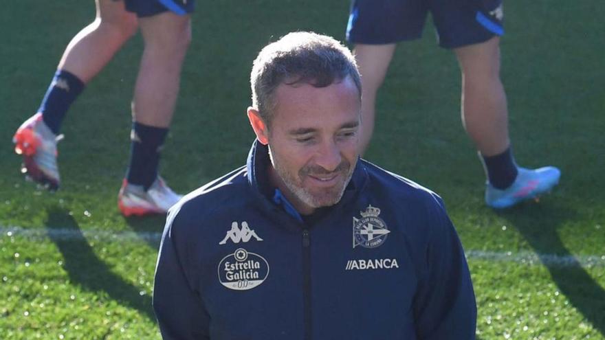 Óscar Cano, en la sesión de ayer en el estadio de Riazor. |  // VÍCTOR ECHAVE