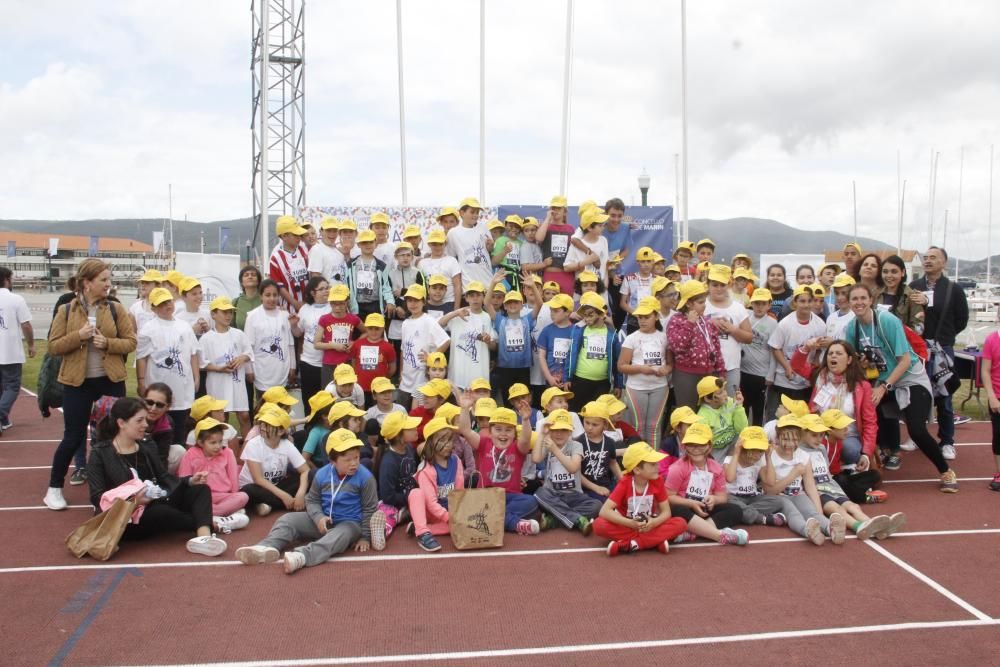 Los escolares asaltan la Escuela Naval