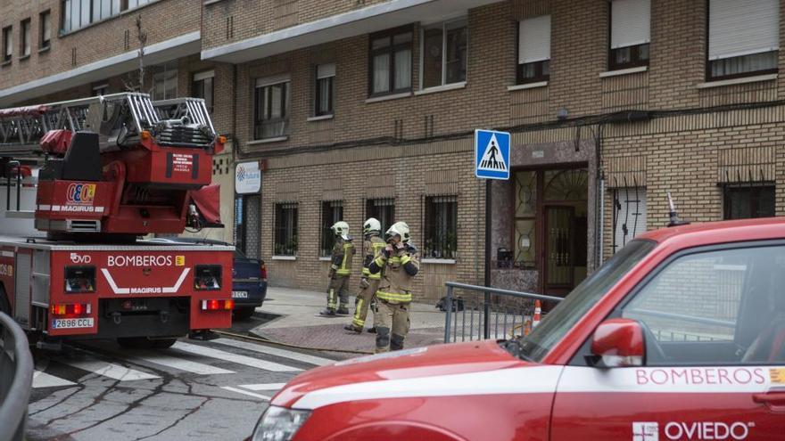 Dos bomberos de Oviedo, entre ellos Walter Bouzán, infectados por el coronavirus y otros tres policías locales bajo sospecha