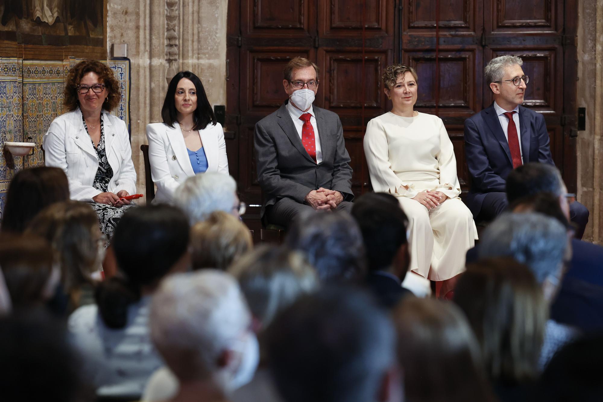 Toma de posesión de los nuevos consellers en el Palau