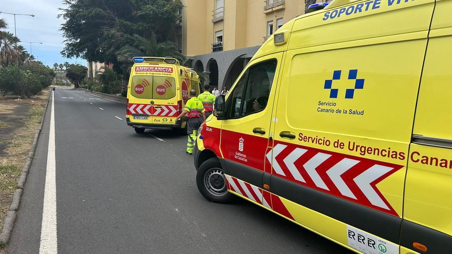 Una ambulancia tarda &quot;45 minutos&quot; en llegar para atender a su hijo en Arrecife