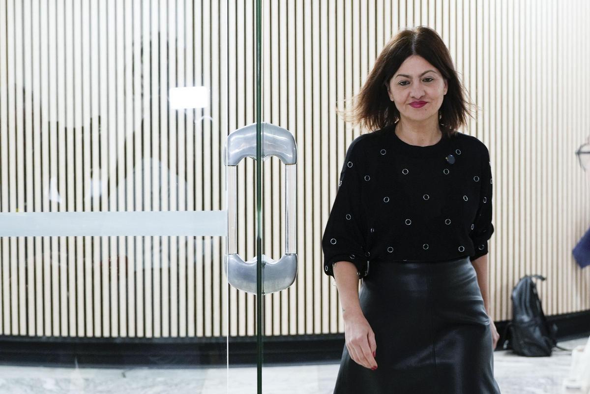 Sira Rego, antes de comparecer ante los medios tras el plante de las comunidades del PP a la reunión de la Conferencia Sectorial de  Infancia.