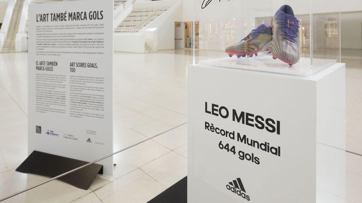 Las botas de Messi, expuestas en el MNAC