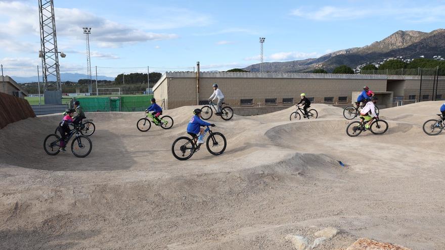 Roses inaugura pista de BTT al municipi amb l&#039;expert Manel Ibars