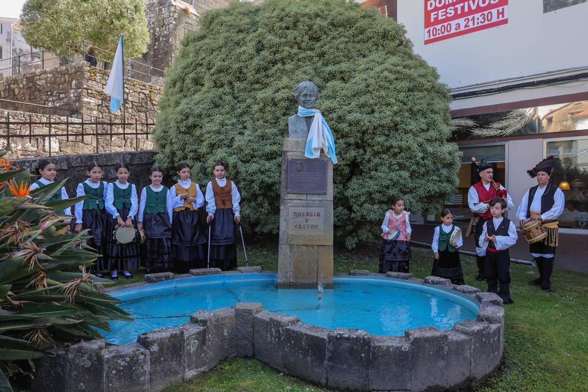 A ofrenda floral feita en Vilagarcía.