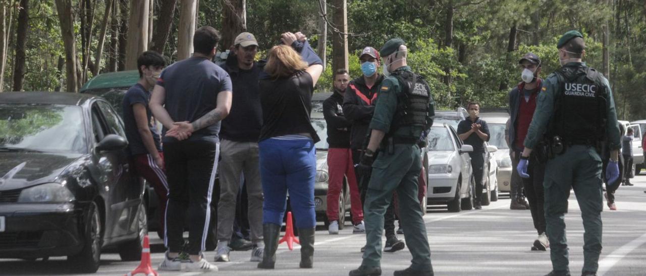 Conflicto por la extracción de mejilla entre bateeiros de Arousa y percebeiros en Cangas en 2020. |   // S.Á.