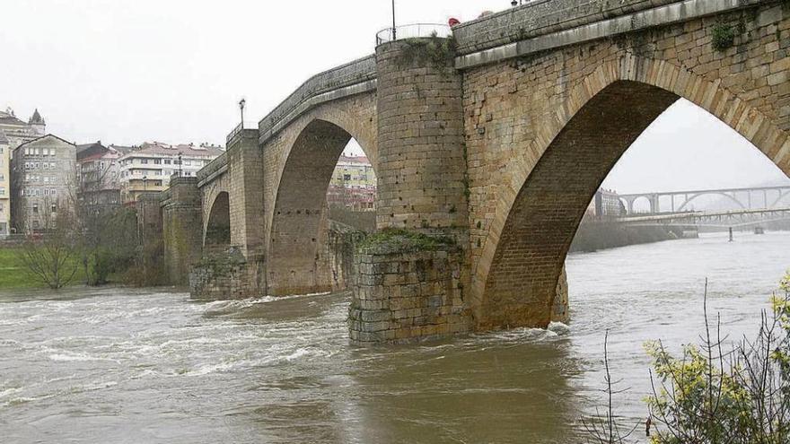 El puente Romano verá mejorada su calzada y se procederá a renovar la iluminación