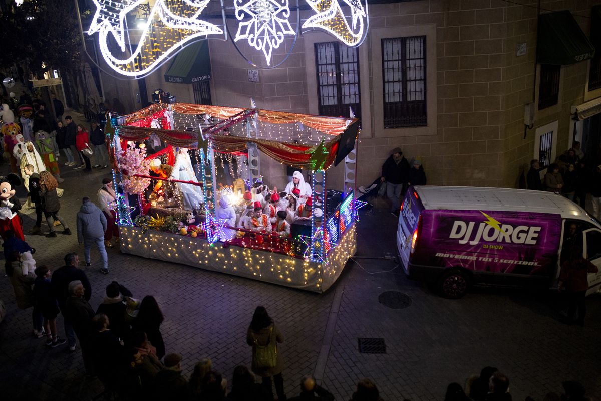 Fotogalería | Así fue la cabalgata de Reyes Magos en Cáceres