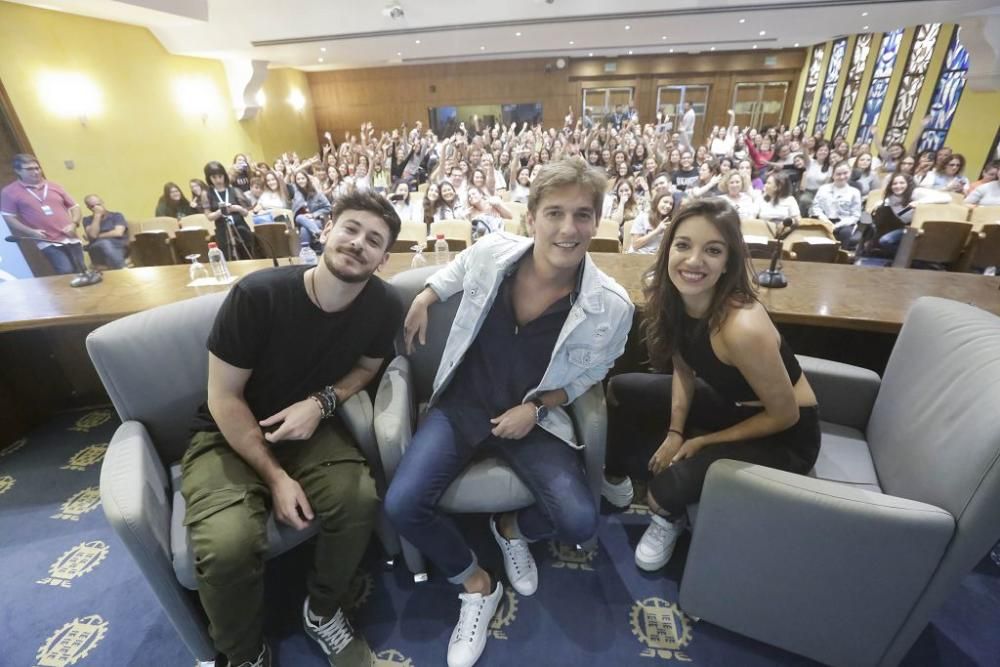 Encuentro de Ana Guerra y Cepeda con estudiantes en Murcia