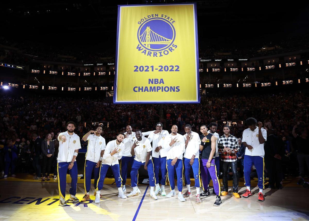 ¡Menuda fiesta! Así fue la ceremonia del anillo de campeón de la NBA a los Warriors