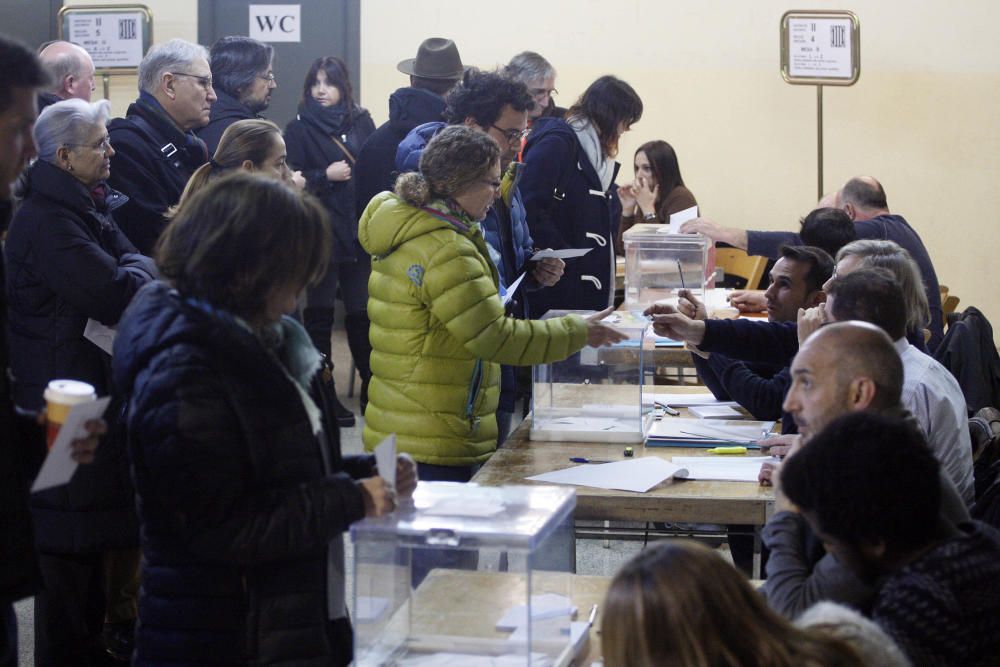 Votacions al col·legi Verd i al pavelló de Palau