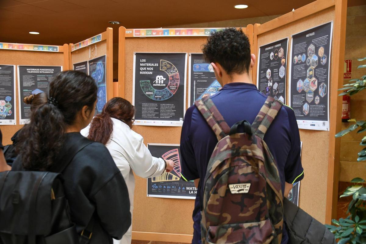 ZAMORA. EXPOSICION MATERIALES ESCUELA POLITECNICA.