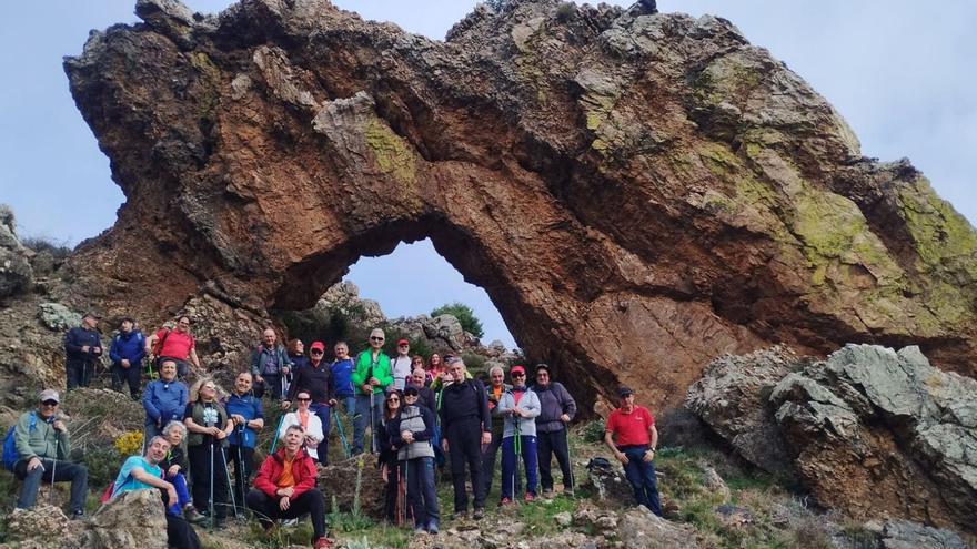 Caminantes de distintas localidades tomaron parte en la andada organizada por la asociación La Butrera. | SERVICIO ESPECIAL