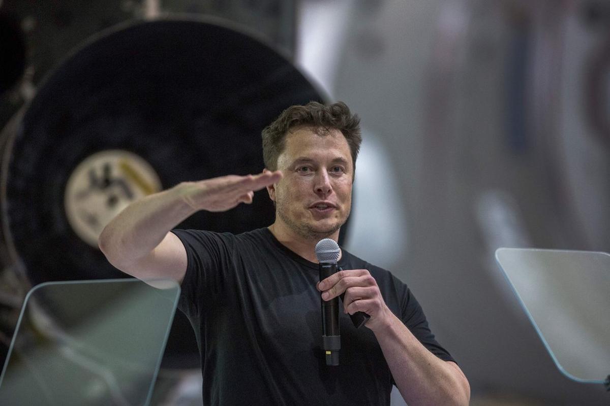Elon Musk es el fundador de Tesla, SpaceX o Hyperloop, entre otras compañías. Elon Musk es el fundador de Tesla, SpaceX o Hyperloop, entre otras compañías.
