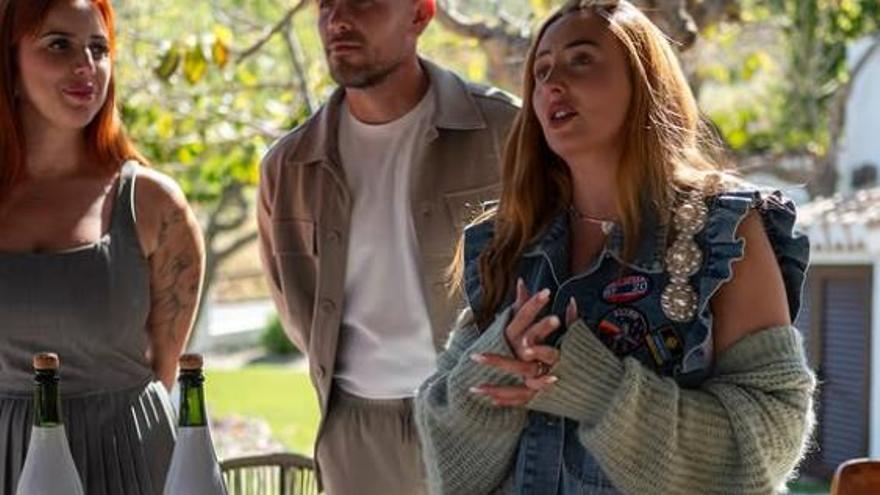 El desafortunado comentario a Rocío Flores en medio de un retiro espiritual en el que terminó llorando: &quot;Te pareces mucho a tu madre&quot;
