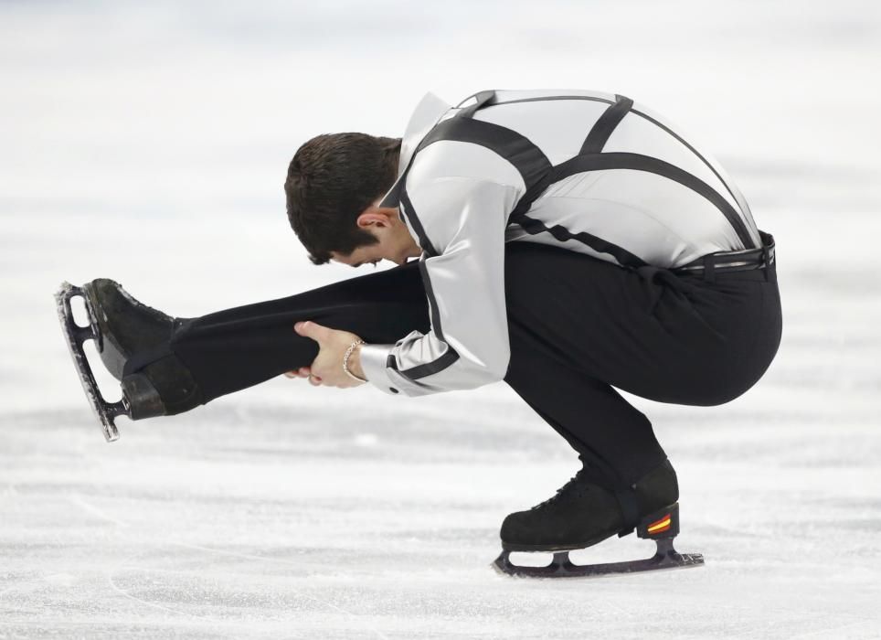 El patinador Javier Fernández anuncia su retirada.