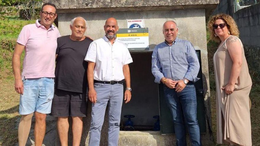 Tourís, con ediles del PP y responsables de una de las traídas.