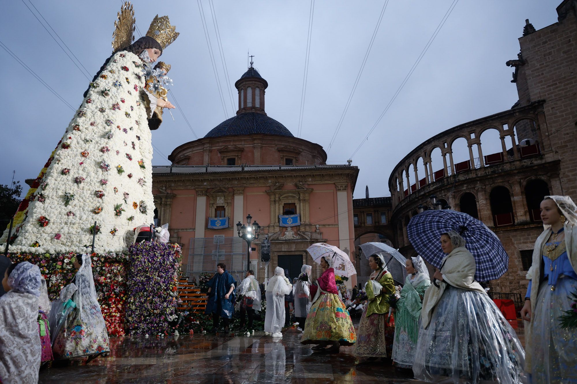 Todas las fotos de la Ofrenda del 18 de marzo por la calle San Vicente entre las 18:00 y las 19:00 horas