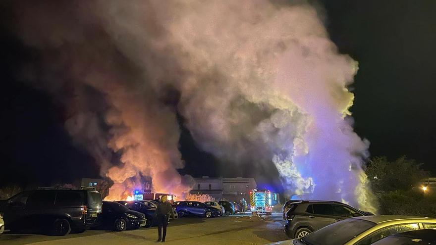 Incendio de coches en Alcúdia
