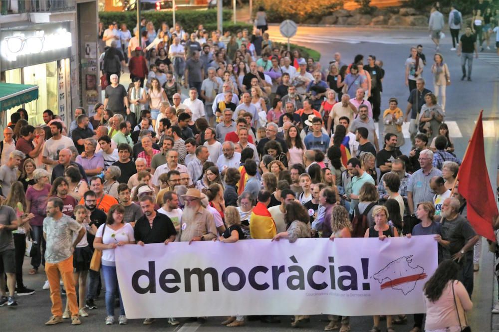 Unas 3.500 personas se manifiestan en Palma a favor del "derecho a decidir de los catalanes"
