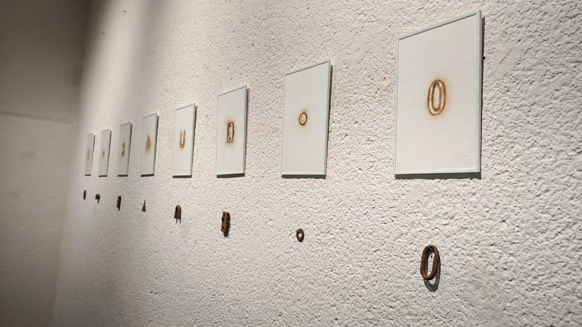 Acuarelas de la exposición "Fierro" de Tania Blanco en Grado.