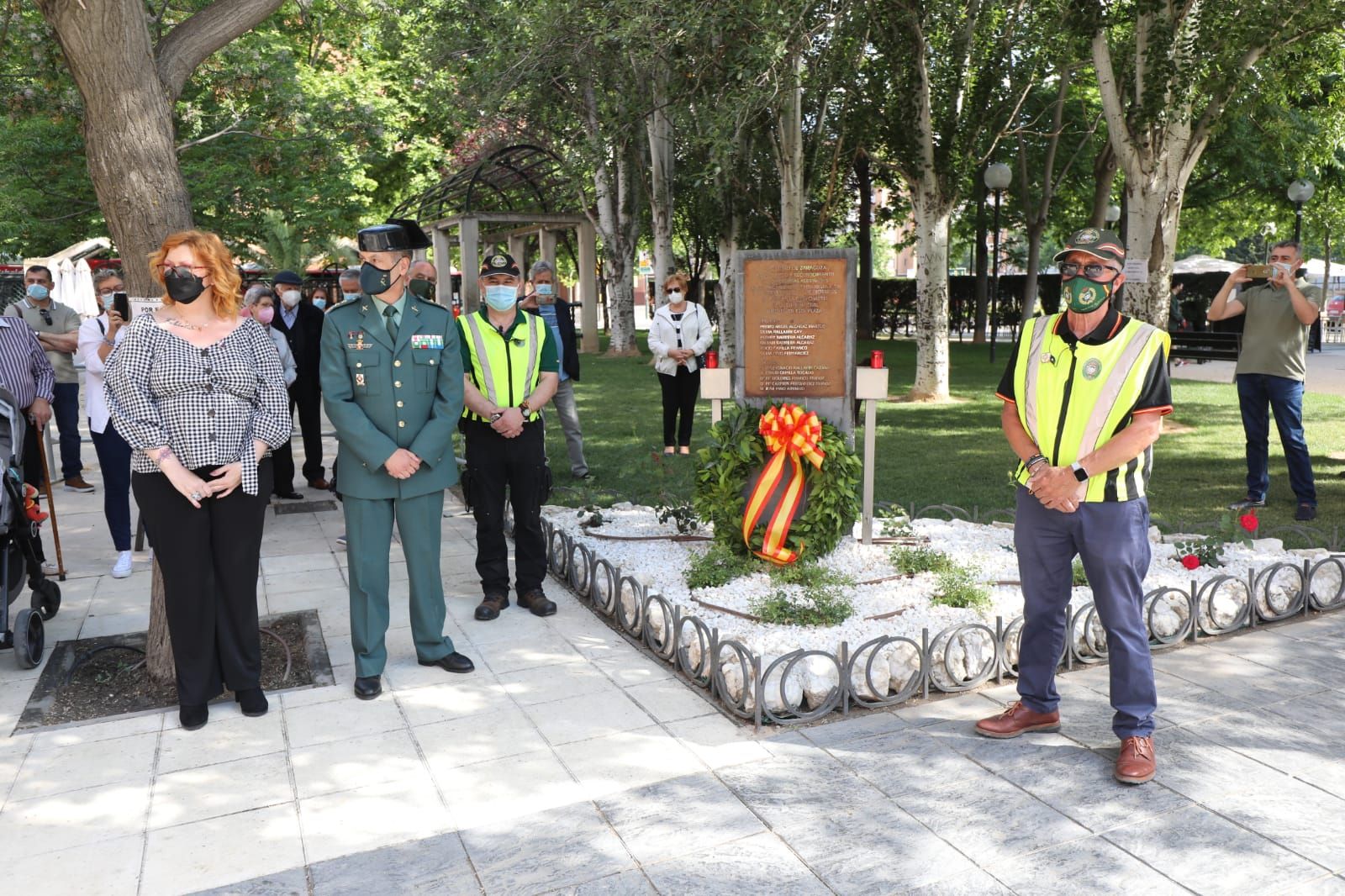 Acto de homenaje a las víctimas de la casa cuartel de la avenida Cataluña