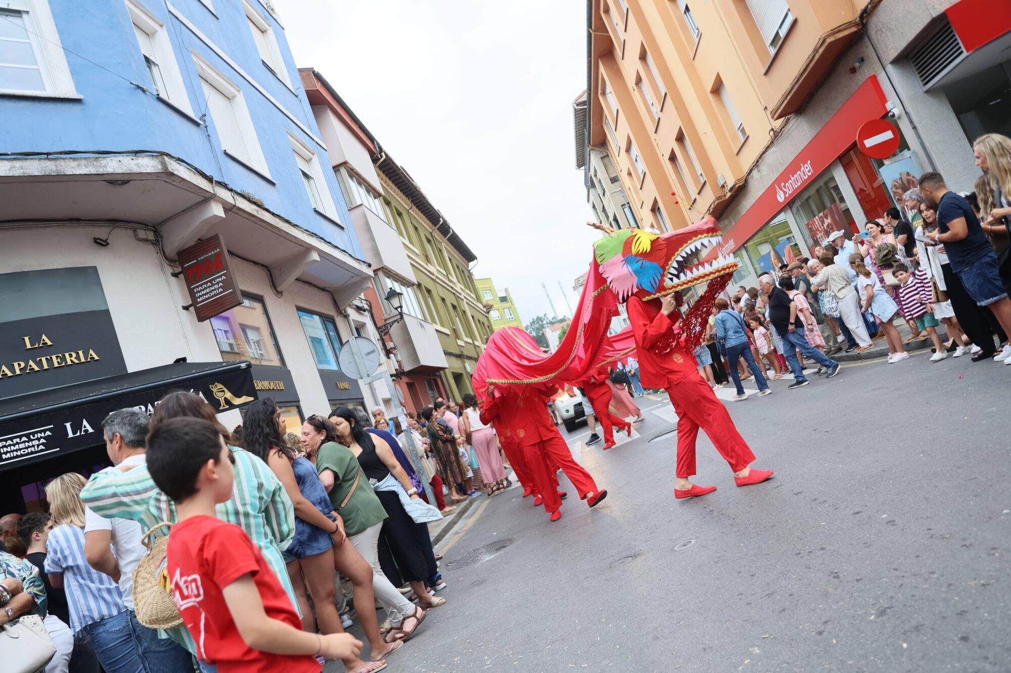 EN IMÁGENES: El desfile de carrozas por las fiestas del Carmen de Luancoi